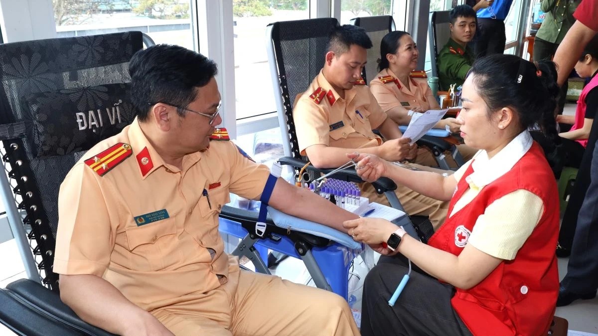 “Giọt hồng an ninh - Vì hạnh phúc Nhân dân”, lần thứ VI