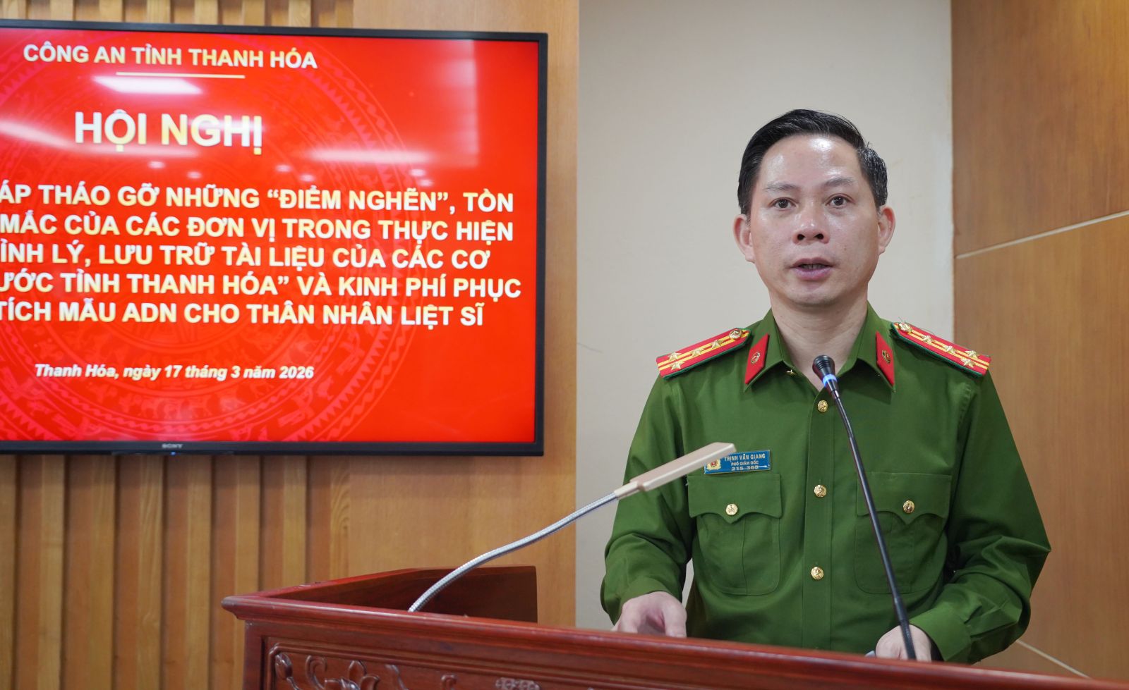 Đại t&aacute; Trịnh Văn Giang, Ph&oacute; Gi&aacute;m đốc C&ocirc;ng an tỉnh ph&aacute;t biểu kết luận tại Hội nghị