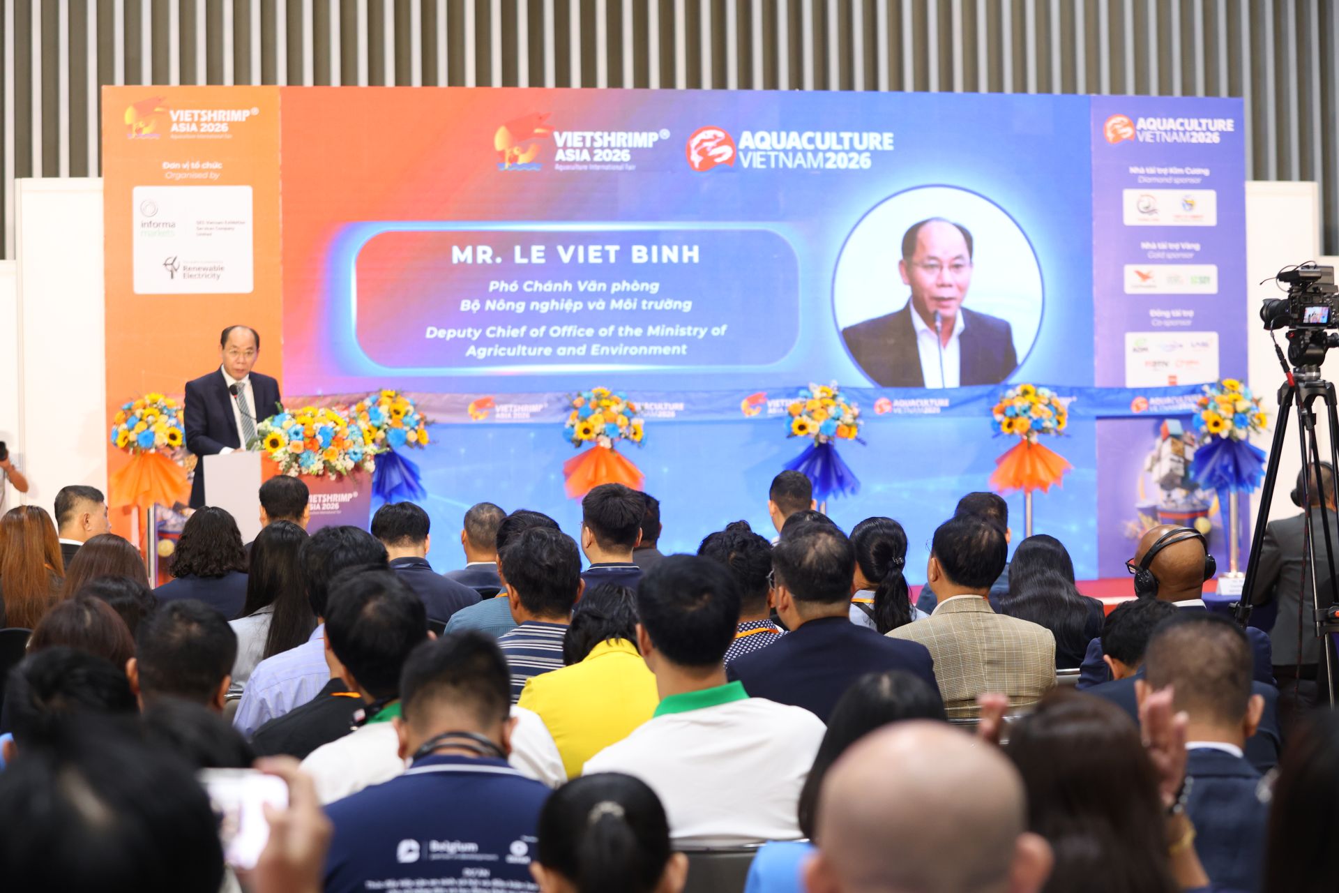 To&agrave;n cảnh sự kiện