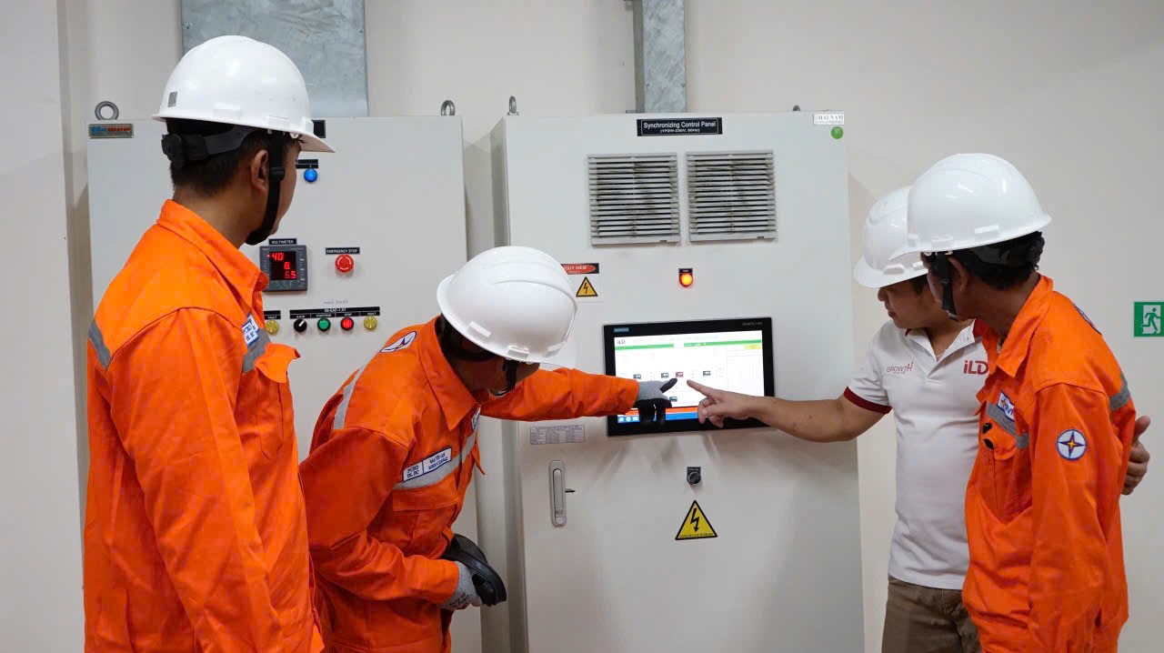 C&aacute;c c&ocirc;ng ty điện lực chủ động phối hợp với kh&aacute;ch h&agrave;ng lớn trong c&ocirc;ng t&aacute;c đảm bảo điện. Ảnh: EVNSPC