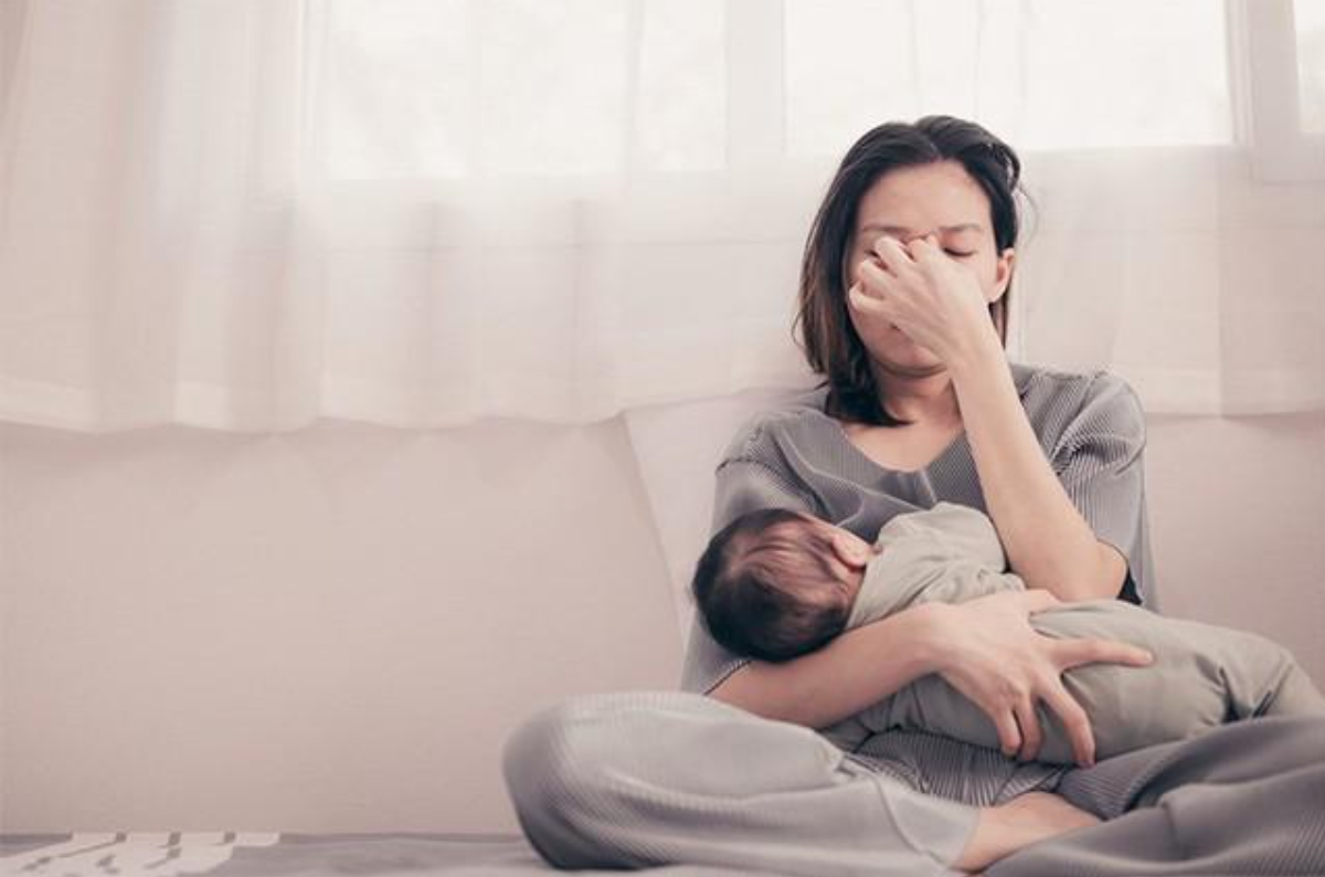 &Aacute;p lực chăm s&oacute;c con nhỏ v&agrave; thiếu ngủ l&agrave; nguy&ecirc;n nh&acirc;n phổ biến g&acirc;y suy giảm chức năng sinh l&yacute;