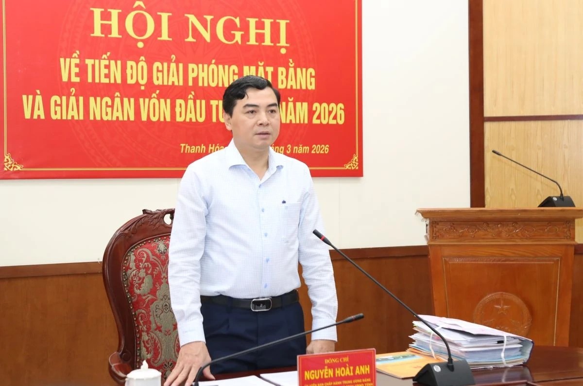 Chủ tịch UBND tỉnh ph&aacute;t biểu chỉ đạo tại hội nghị.