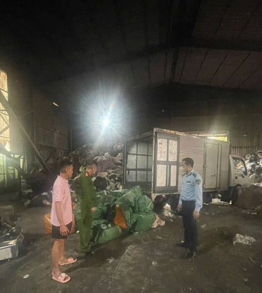 Hưng Yên thu giữ hơn 1,3 tấn nầm lợn bốc mùi hôi thối