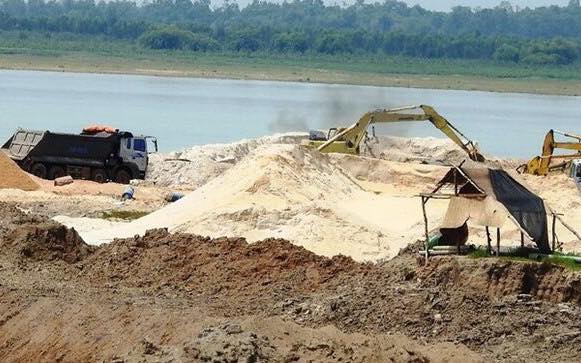 Hà Nội phê duyệt 16 khu vực mỏ cát không đấu giá quyền khai thác