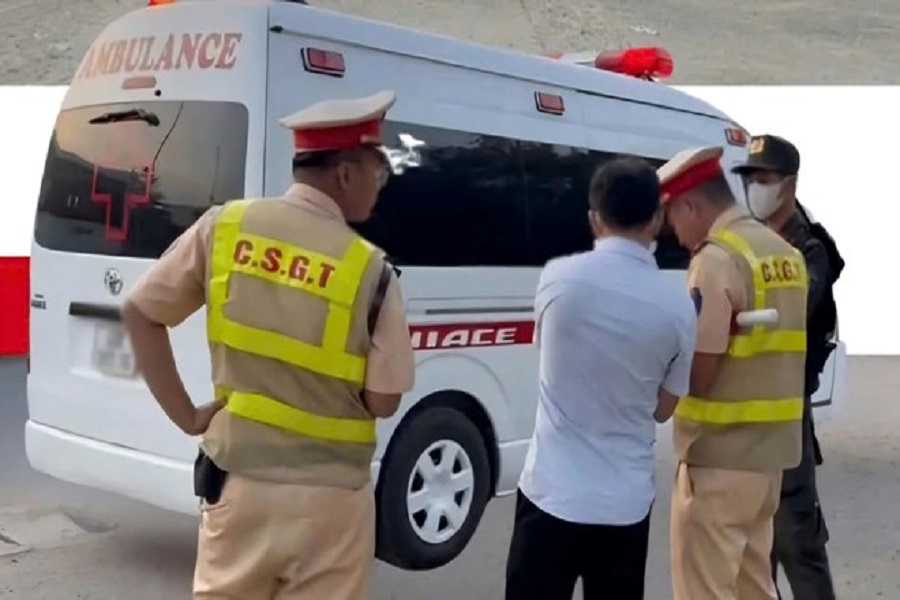 Lâm Đồng yêu cầu xử lý nghiêm việc gắn còi hú, đèn ưu tiên trái phép