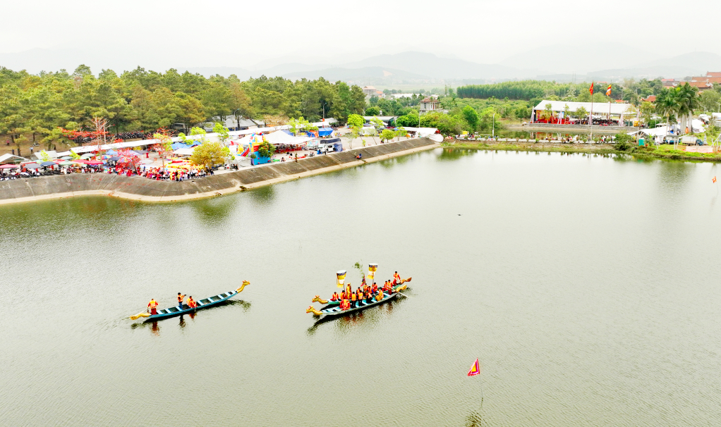 Nghi lễ lấy nước sạch nhất từ đầu nguồn...