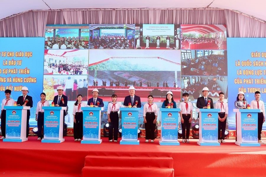 Hà Tĩnh: Khởi công 5 trường học nội trú liên cấp vùng biên