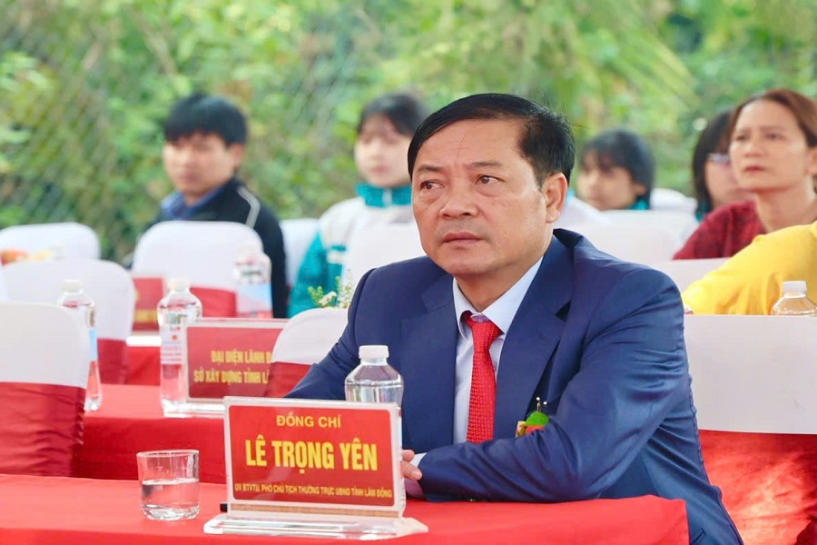 Ủy vi&ecirc;n Ban Thường vụ Tỉnh ủy, Ph&oacute; Chủ tịch Thường trực UBND tỉnh L&acirc;m Đồng L&ecirc; Trọng Y&ecirc;n tham dự Lễ khởi c&ocirc;ng Trường phổ th&ocirc;ng nội tr&uacute; li&ecirc;n cấp TH v&agrave; THCS Tuy Đức