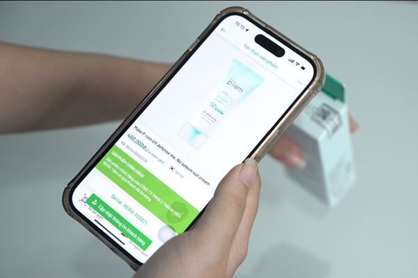 Sử dụng App iCheck Scan ngăn chặn trang web giả mạo x&aacute;c thực