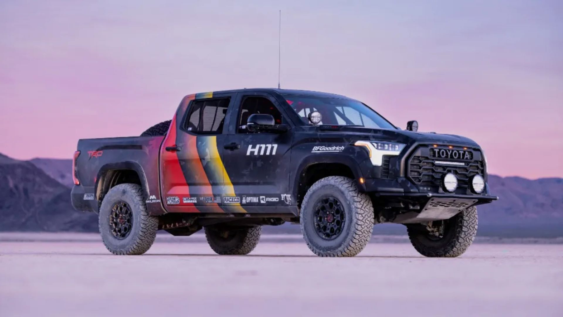 Mẫu xe Toyota Tundra Racing Hybrid tham dự giải đua địa h&igrave;nh khắc nghiệt Mint 400 c&oacute; thể sẽ c&oacute; t&ecirc;n gọi l&agrave; TRD Hummer. Ảnh: Toyota