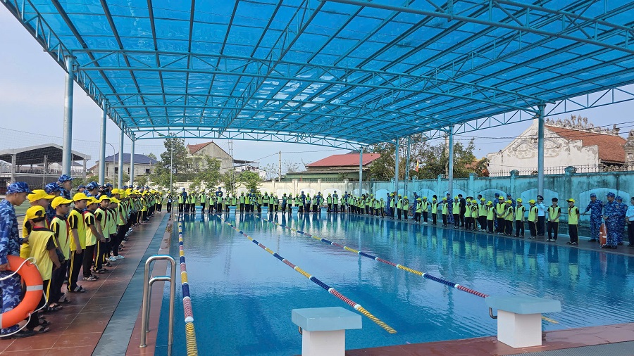 Hải đội 102 tuy&ecirc;n truyền kỹ năng ph&ograve;ng, chống tai nạn cho học sinh v&ugrave;ng ven biển