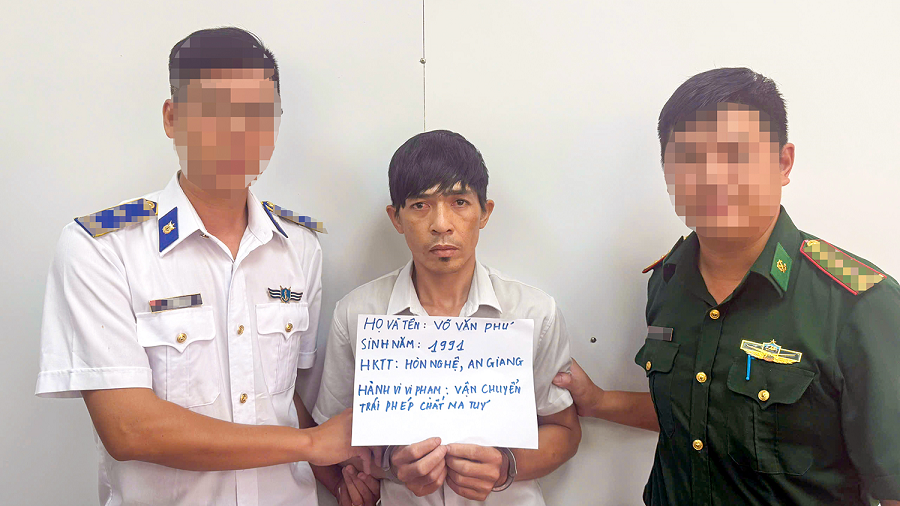 Vùng Cảnh sát biển 4: Thu nộp ngân sách hơn 16 tỷ đồng trong đợt cao điểm phòng chống tội phạm trên biển