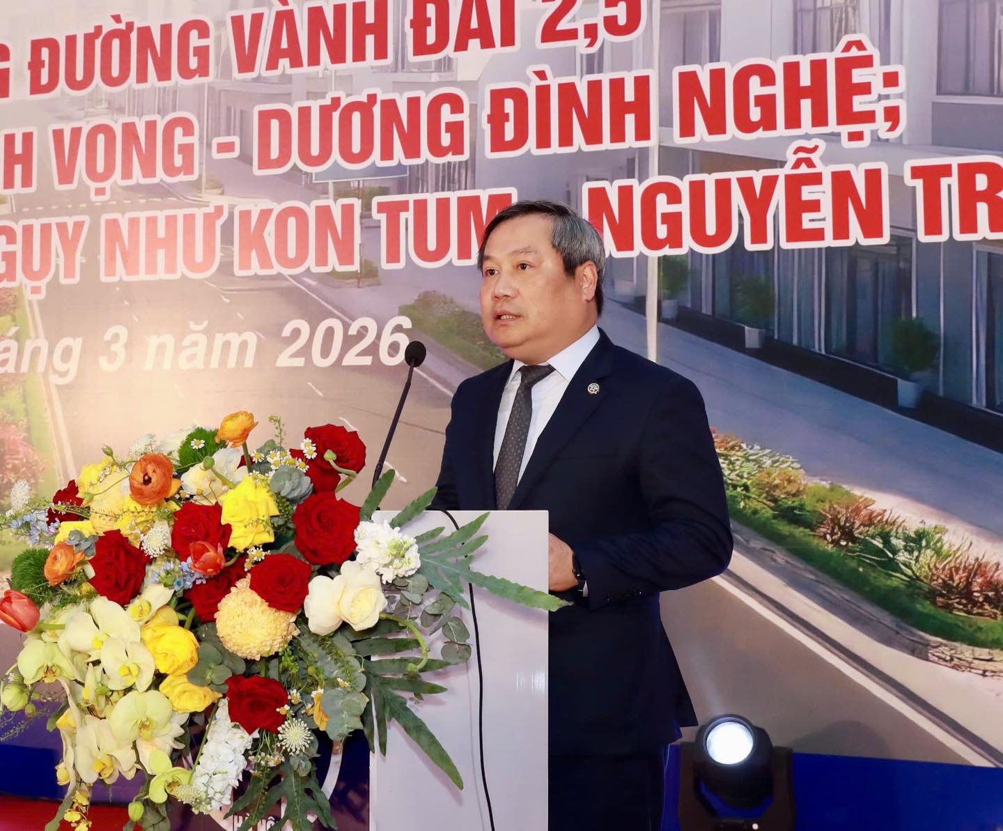 Chủ tịch UBND TP H&agrave; Nội Vũ Đại Thắng ph&aacute;t biểu tại Lễ khởi c&ocirc;ng đường V&agrave;nh đai 2,5, s&aacute;ng 20.3.2026.
