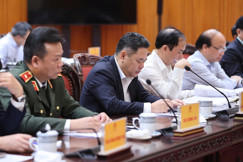 L&atilde;nh đạo c&aacute;c bộ, ng&agrave;nh tham dự cuộc họp - Ảnh: VGP/Nhật Bắc