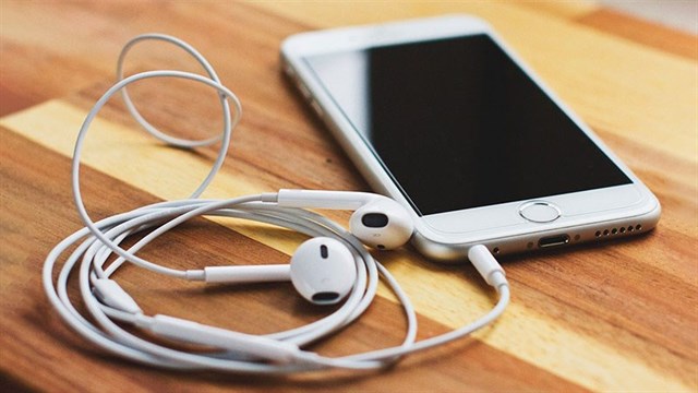 Sự biến mất của giắc cắm tai nghe 3,5mm trên smartphone và cuộc cách mạng công nghệ không dây