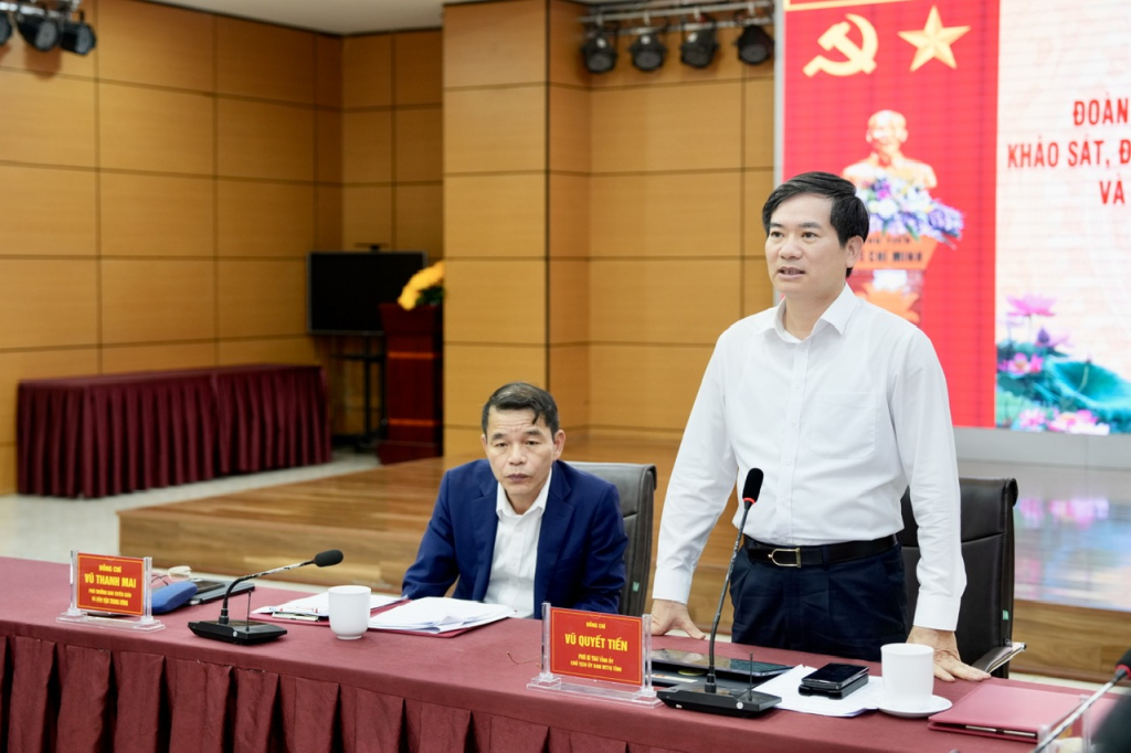 Ông Vũ Quyết Tiến, Phó Bí thư Tỉnh ủy, Chủ tịch Ủy ban MTTQ tỉnh Quảng Ninh, phát biểu tại buổi làm việc Ông Vũ Quyết Tiến, Phó Bí thư Tỉnh ủy, Chủ tịch Ủy ban MTTQ tỉnh Quảng Ninh, phát biểu tại buổi làm việc