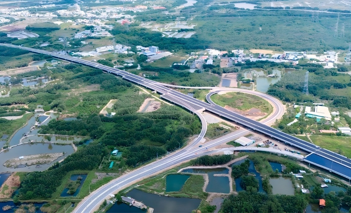 Khu Tây TP.HCM: Dòng tiền đổ về mạnh, nhưng sức mua vẫn dồn vào trung tâm