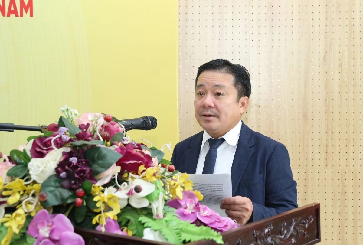 Tổng Giám đốc Tập đoàn VNPT Huỳnh Quang Liêm phát biểu tại buổi lễ. Tổng Giám đốc Tập đoàn VNPT Huỳnh Quang Liêm phát biểu tại buổi lễ.