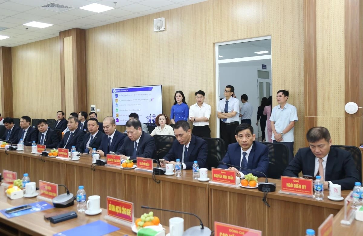 Các đại biểu tham dự lễ ký kết Các đại biểu tham dự lễ ký kết