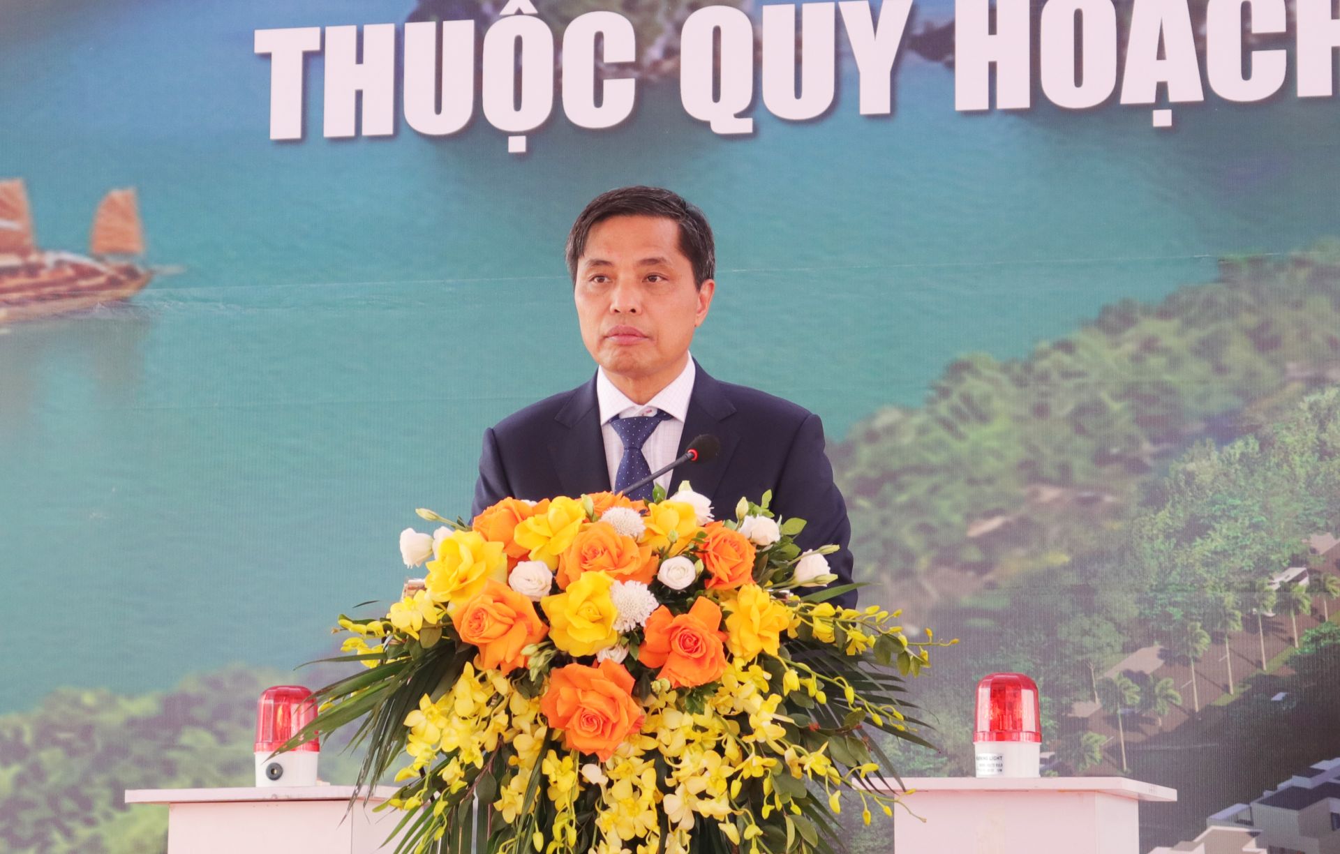 &Ocirc;ng Vũ Văn Diện, Ủy vi&ecirc;n Ban Thường vụ Tỉnh ủy, Ph&oacute; Chủ tịch Thường trực UBND tỉnh Quảng Ninh, ph&aacute;t biểu tại lễ khởi c&ocirc;ng