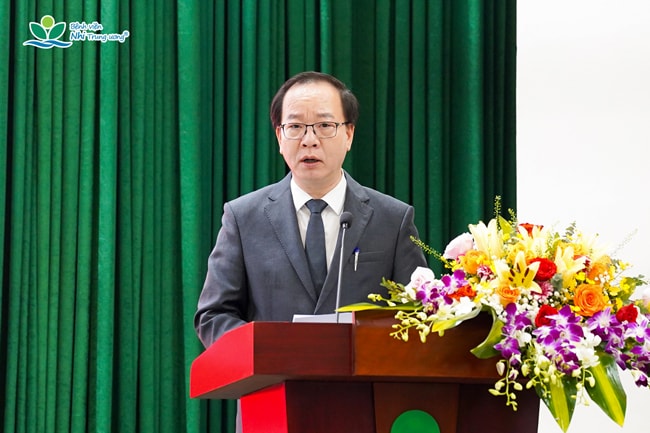 GS.TS Trần Minh Điển - Gi&aacute;m đốc Bệnh viện Nhi Trung ương ph&aacute;t biểu tại buổi lễ. Ảnh:BVCC