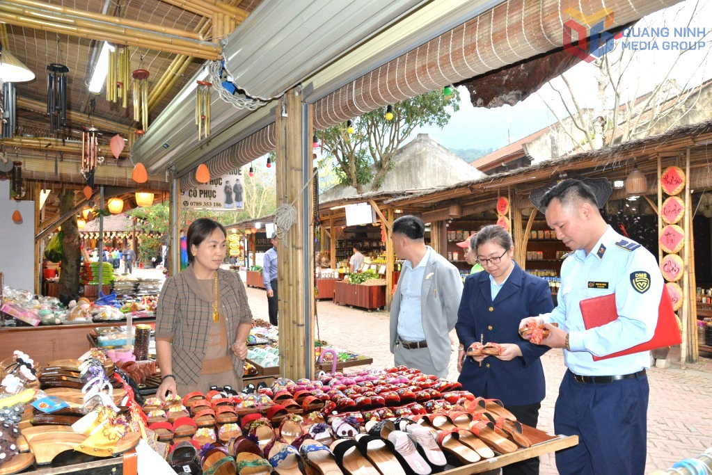 Quảng Ninh siết chặt quản lý giá cả tại các điểm lễ hội xuân