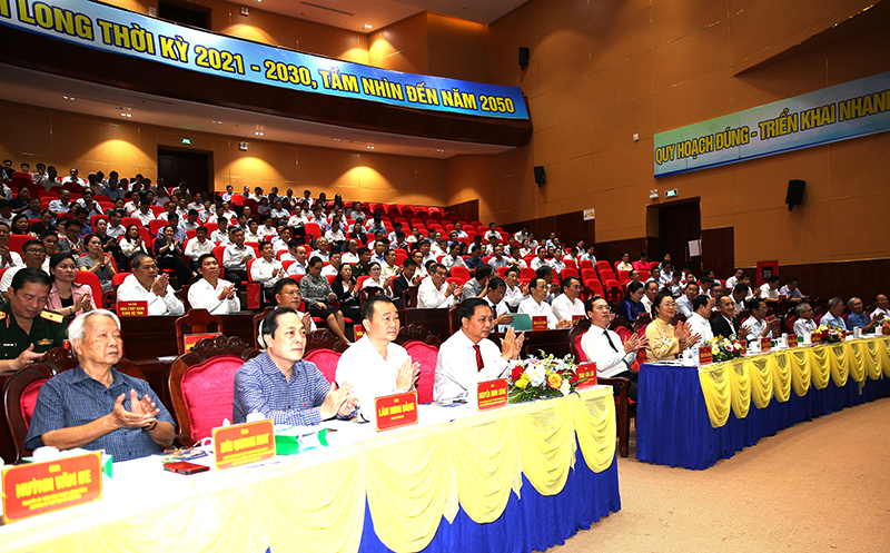 Quang cảnh Hội nghị c&ocirc;ng bố điều chỉnh Quy hoạch tỉnh Vĩnh Long thời kỳ 2021-2030, tầm nh&igrave;n đến 2050