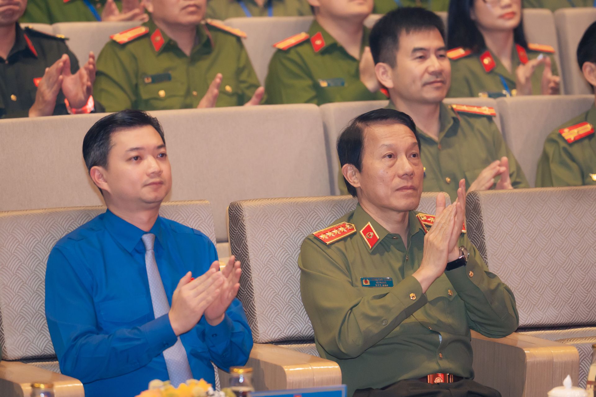 Bộ trưởng Lương Tam Quang v&agrave; c&aacute;c đại biểu dự chương tr&igrave;nh.