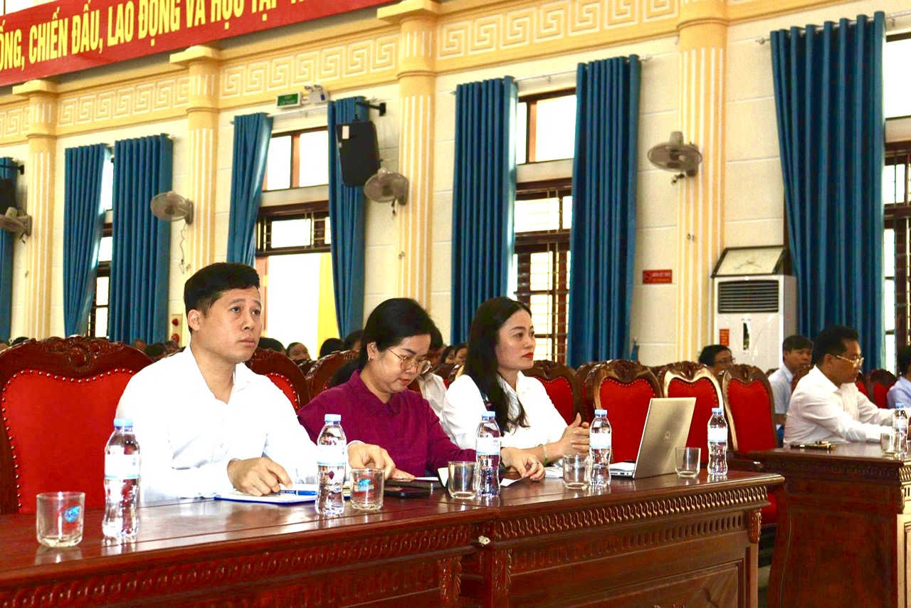 L&atilde;nh đạo ph&ograve;ng Đổi mới s&aacute;ng tạo Sở khoa học c&ocirc;ng nghệ về dự