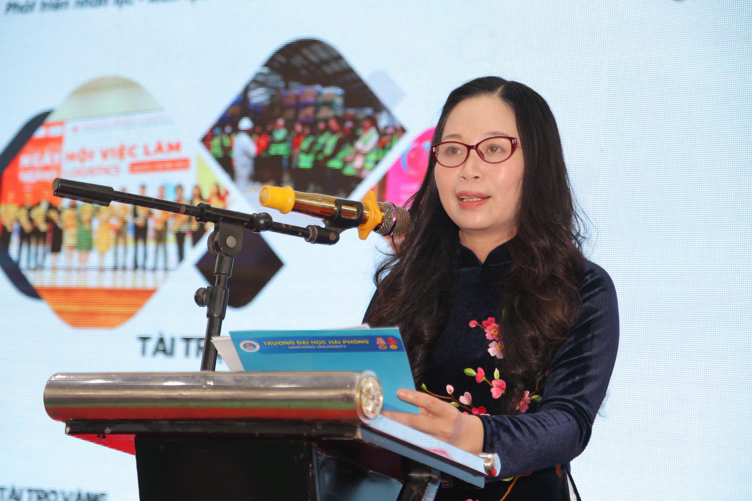 PGS.TS Nguyễn Thị Thanh Nhàn, Phó Hiệu trưởng Trường Đại học Hải Phòng phát biểu. PGS.TS Nguyễn Thị Thanh Nhàn, Phó Hiệu trưởng Trường Đại học Hải Phòng phát biểu.