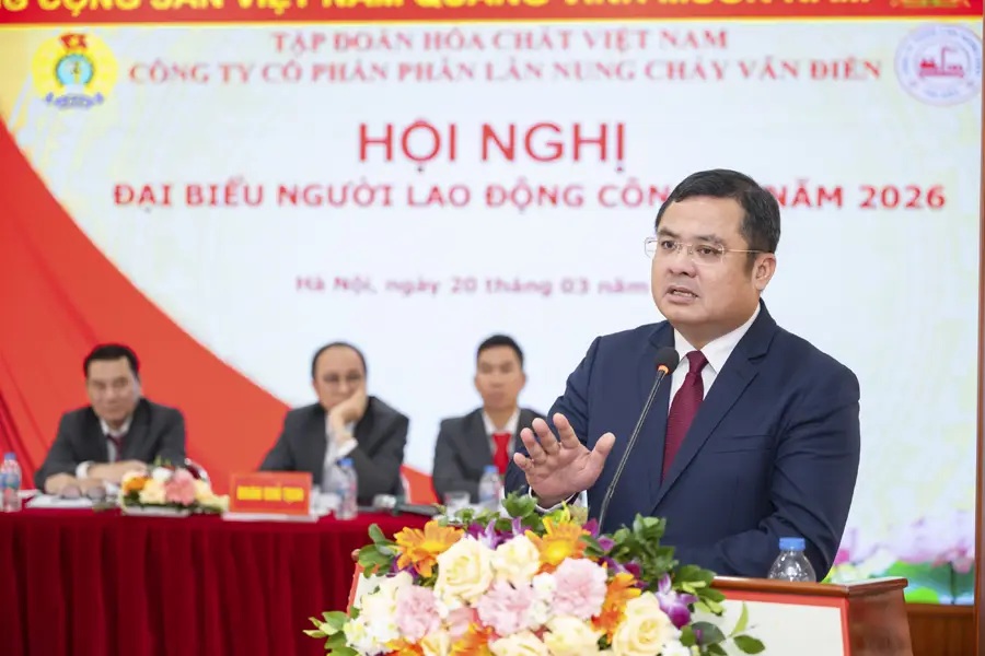 &Ocirc;ng Ph&ugrave;ng Quang Hiệp &ndash; B&iacute; thư Đảng ủy, Chủ tịch Hội đồng th&agrave;nh vi&ecirc;n Tập đo&agrave;n H&oacute;a chất Việt Nam ph&aacute;t biểu chỉ đạo Hội nghị