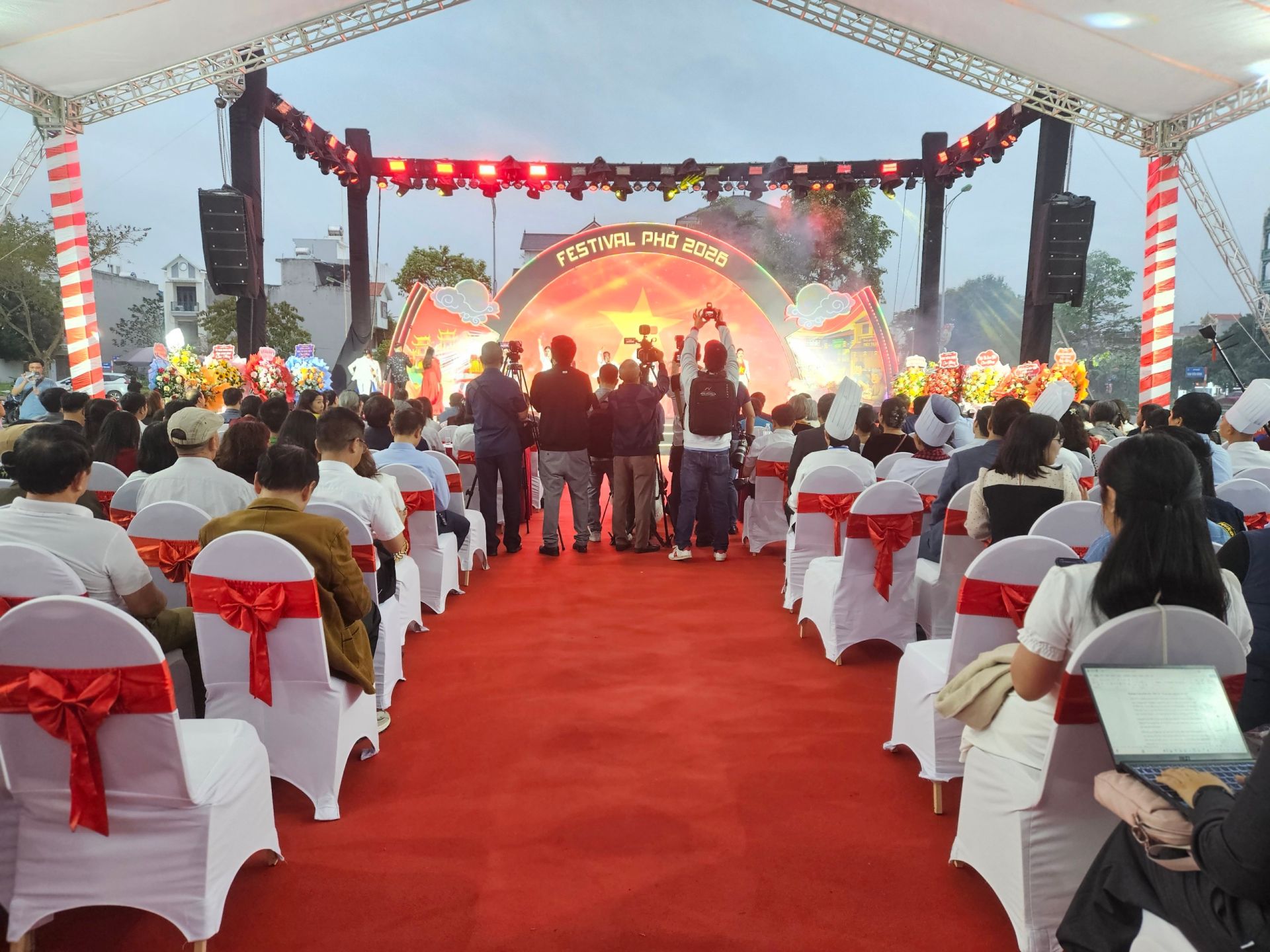 Quang cảnh lễ khai mạc Quang cảnh lễ khai mạc