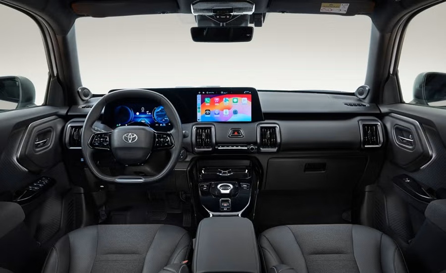 B&ecirc;n trong, khoang cabin rộng r&atilde;i với chiều d&agrave;i nội thất 3.050 mm