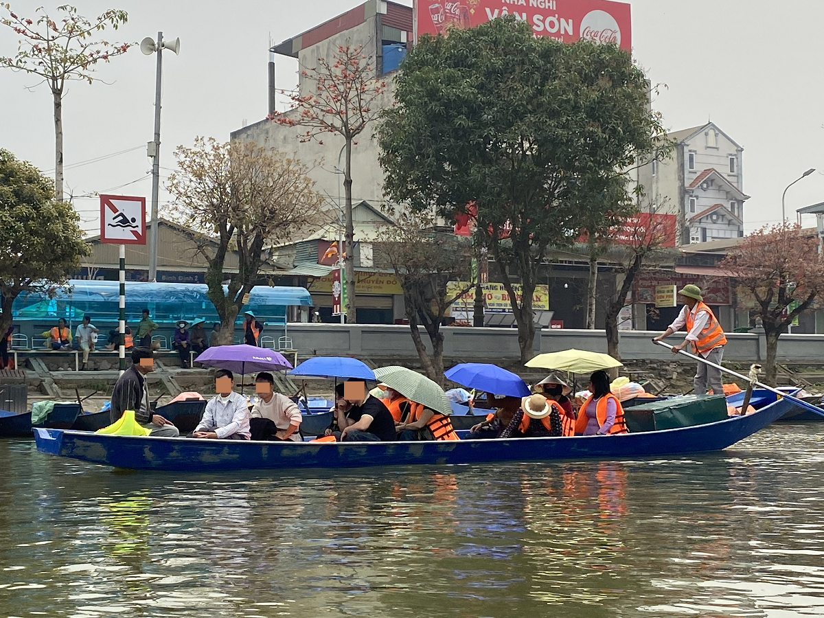Kh&ocirc;ng mặc &aacute;o phao ngay tại nơi xuất bến