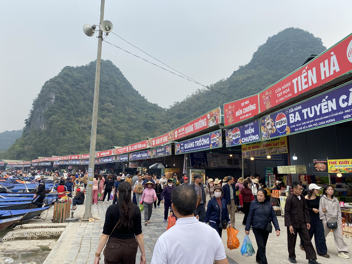 Thấy gì từ hoạt động lễ hội chùa Hương 2026?