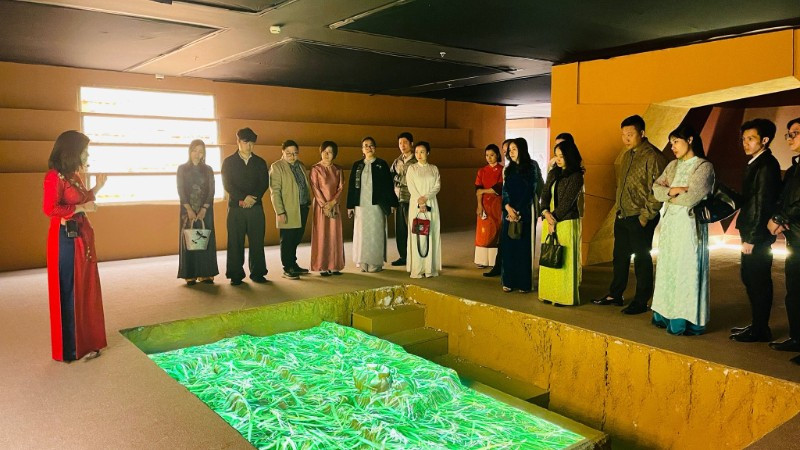 Ứng dụng c&ocirc;ng nghệ hiện đại giới thiệu di sản tại Bảo t&agrave;ng H&agrave; Nội