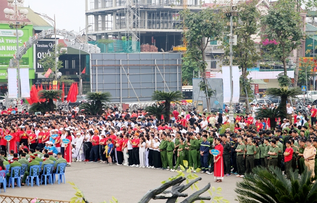 Nghệ An: Gần 4.000 người tham gia “Ngày chạy Olympic vì sức khỏe toàn dân, vì an ninh Tổ quốc"