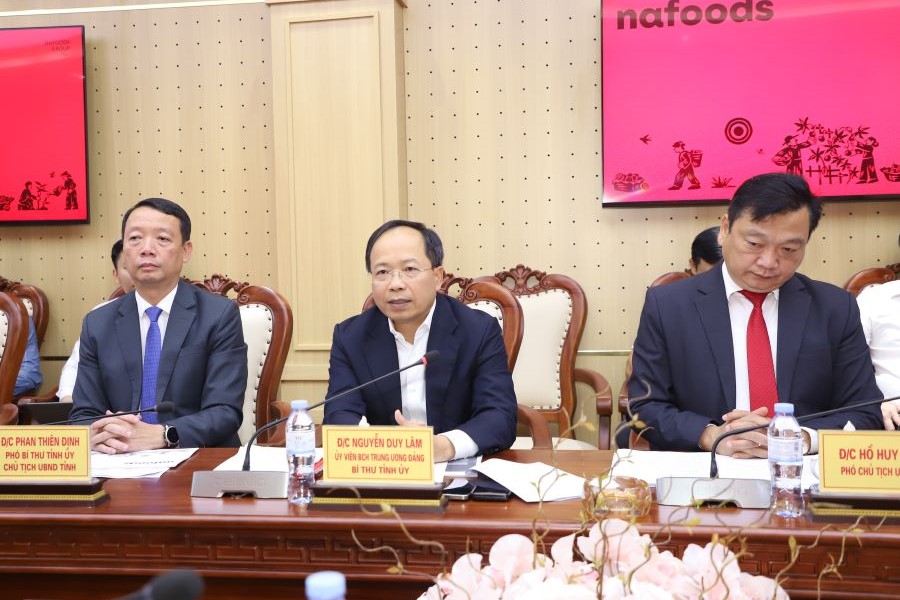 Bí thư Tỉnh ủy Hà Tĩnh Nguyễn Duy Lâm phát biểu tại hội nghị Bí thư Tỉnh ủy Hà Tĩnh Nguyễn Duy Lâm phát biểu tại hội nghị