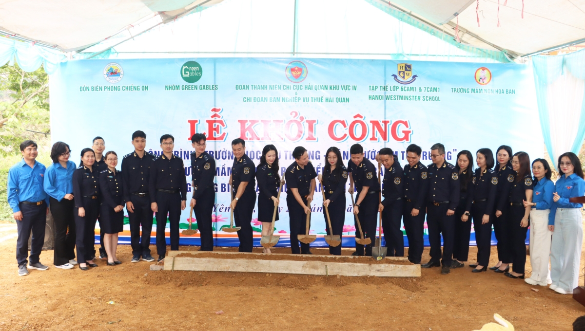 Công chức Hải quan chung tay hỗ trợ học sinh nghèo vùng biên giới tại Sơn La