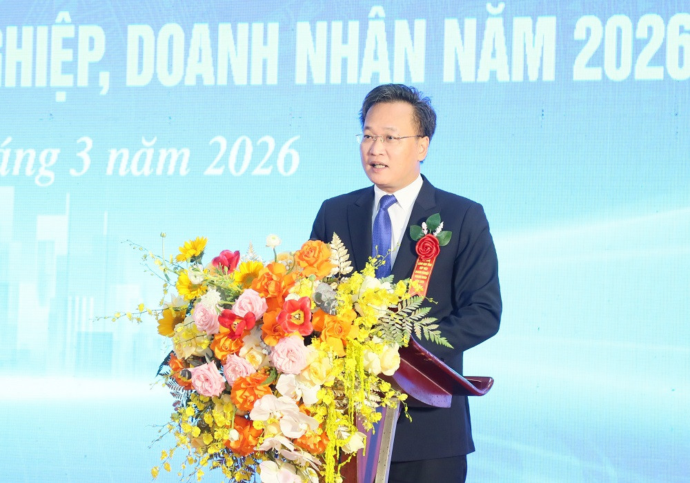 Ông Nguyễn Hữu Nghĩa, Bí thư Tỉnh ủy Hưng Yên phát biểu tại hội nghị. Ảnh: HPG Ông Nguyễn Hữu Nghĩa, Bí thư Tỉnh ủy Hưng Yên phát biểu tại hội nghị. Ảnh: HPG