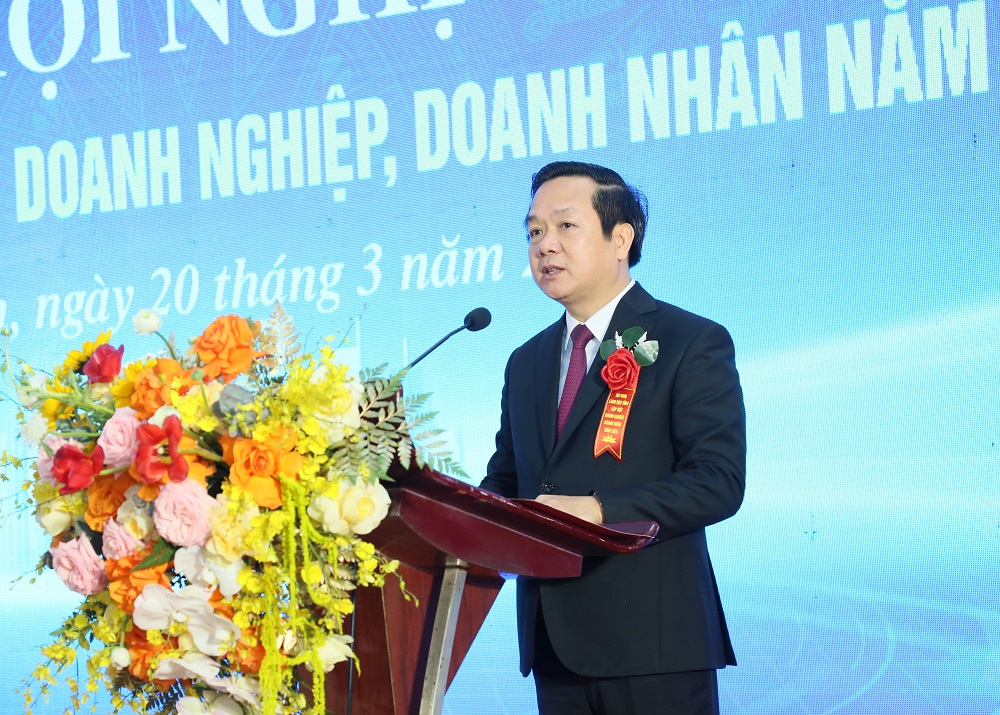 Ông Phạm Quang Ngoc, Chủ tịch UBND tỉnh Hưng Yên phát biểu tại hội nghị. Ảnh: HPG Ông Phạm Quang Ngoc, Chủ tịch UBND tỉnh Hưng Yên phát biểu tại hội nghị. Ảnh: HPG