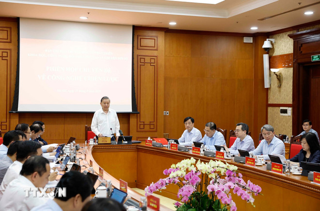 Tổng Bí thư Tô Lâm, Trưởng Ban Chỉ đạo Trung ương về phát triển khoa học, công nghệ, đổi mới sáng tạo và chuyển đổi số phát biểu. (Ảnh: Thống Nhất/TTXVN) Tổng Bí thư Tô Lâm, Trưởng Ban Chỉ đạo Trung ương về phát triển khoa học, công nghệ, đổi mới sáng tạo và chuyển đổi số phát biểu. (Ảnh: Thống Nhất/TTXVN)