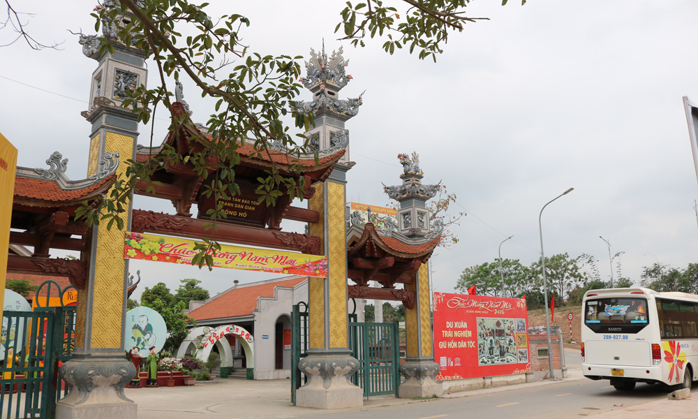 Điểm đến của tour 1 l&agrave; Trung t&acirc;m Bảo tồn tranh Đ&ocirc;ng Hồ (phường Thuận Th&agrave;nh).