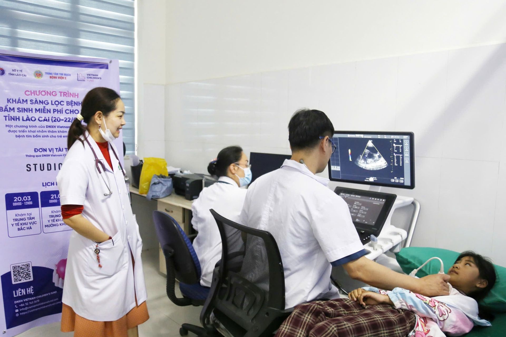 Hơn 800 trẻ em được khám sàng lọc dị tật tim bẩm sinh miễn phí. Hơn 800 trẻ em được khám sàng lọc dị tật tim bẩm sinh miễn phí.