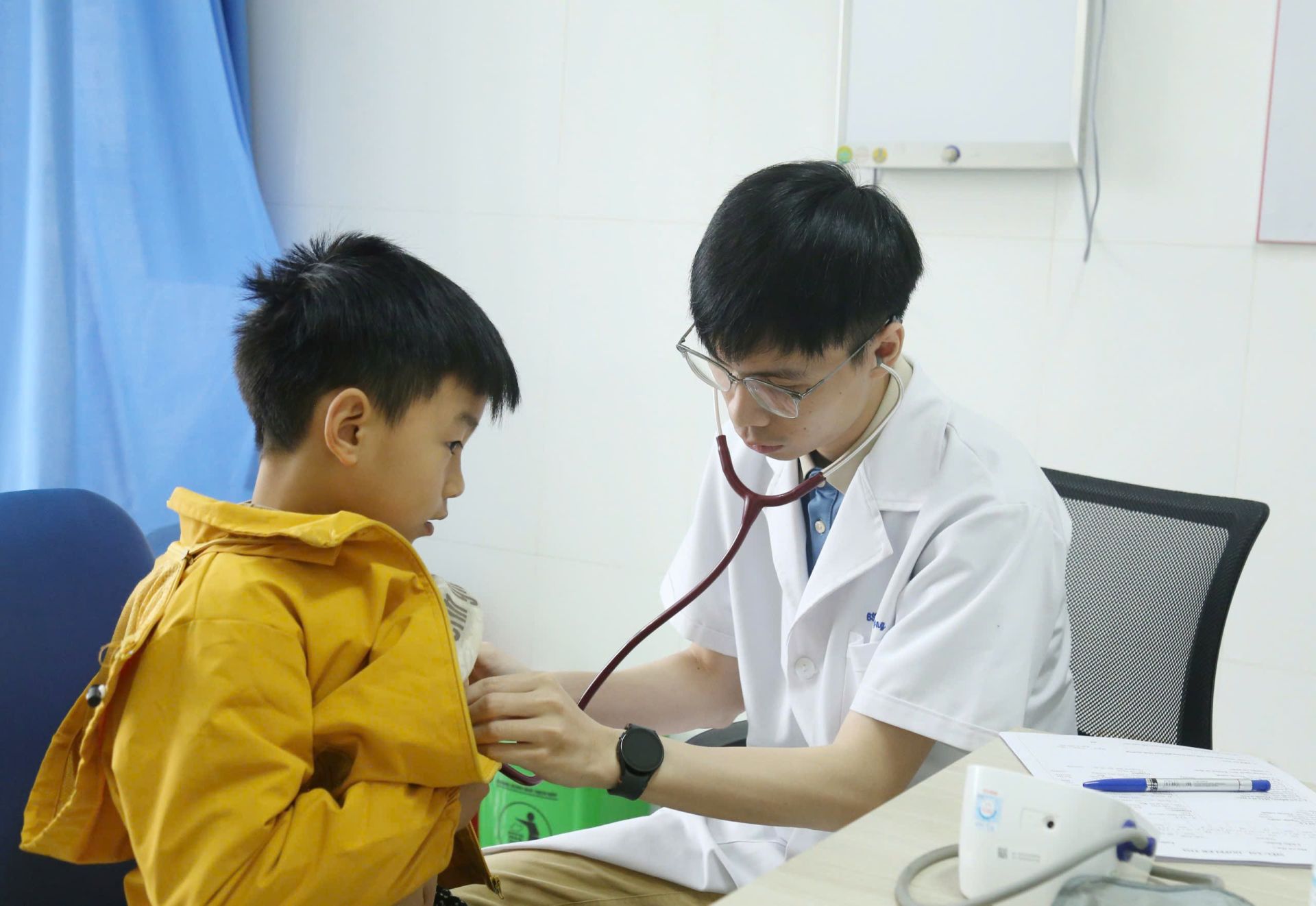 Lào Cai: Khám sàng lọc miễn phí dị tật tim bẩm sinh cho 857 trẻ em