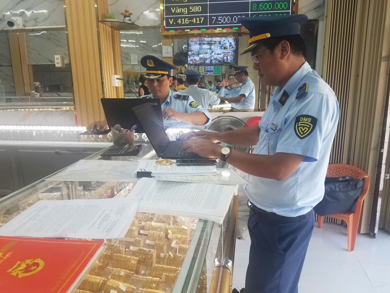 Đồng Tháp: Xử phạt gần 580 triệu đồng 9 doanh nghiệp kinh doanh vàng trang sức giả mạo nhãn hiệu