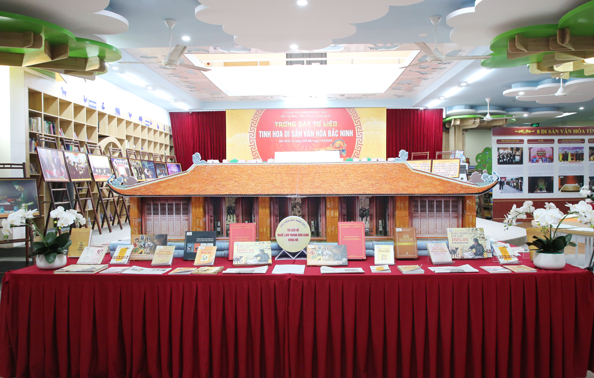 Khu 1: Các tư liệu được trưng bày, xếp mô hình Trung tâm bảo tồn Tranh dân gian Đông Hồ Khu 1: Các tư liệu được trưng bày, xếp mô hình Trung tâm bảo tồn Tranh dân gian Đông Hồ