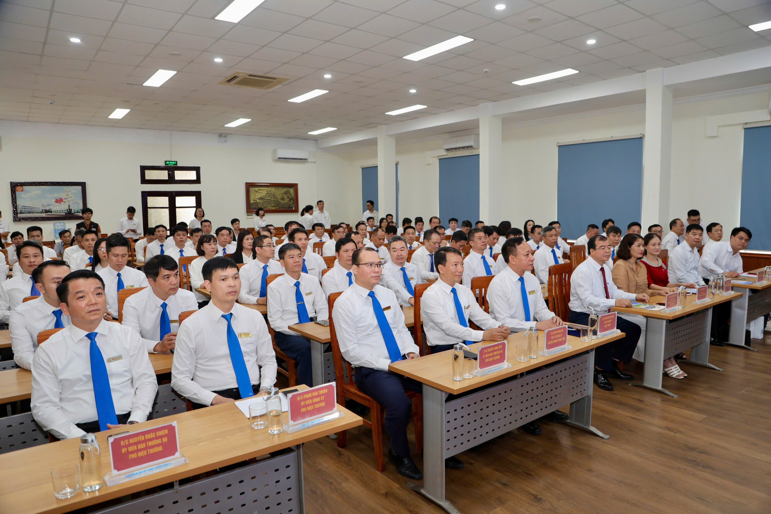 Đại biểu tham dự Hội nghị. Đại biểu tham dự Hội nghị.