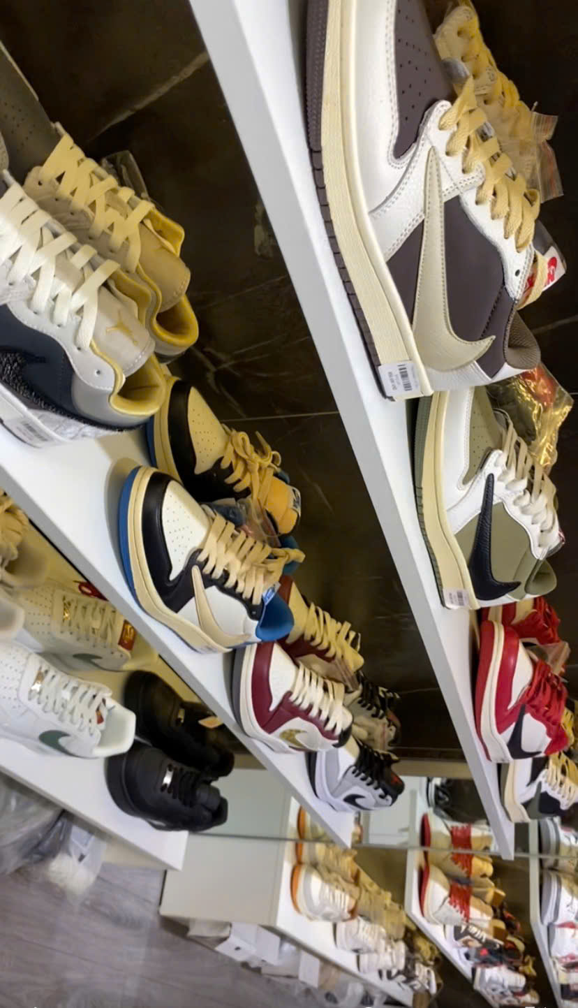 Những sản phẩm n&agrave;y mang thương hiệu thời trang nổi tiếng