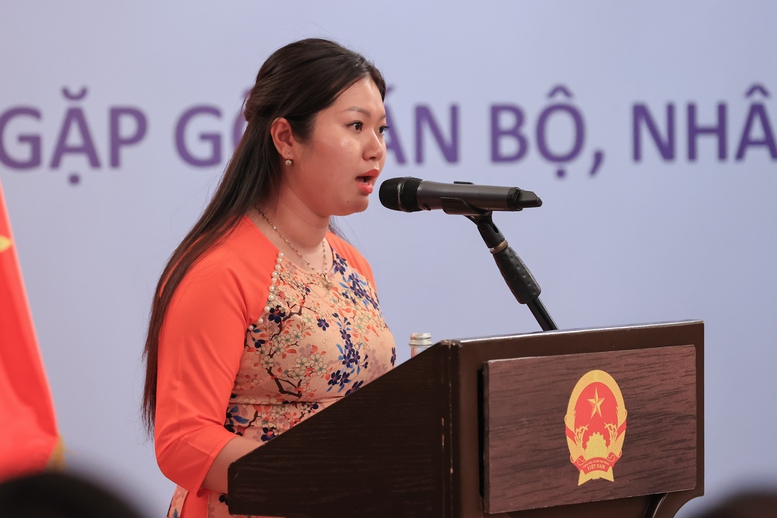 Nghi&ecirc;n cứu sinh tại Li&ecirc;n bang Nga Nguyễn Thị Hải Anh ph&aacute;t biểu - Ảnh: VGP/Nhật Bắc